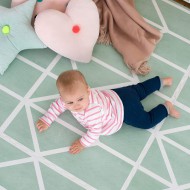 Toddlekind - Stilvolle Spielmatte Nordic Neo Matcha in 4 Größen flexibel erweiterbar